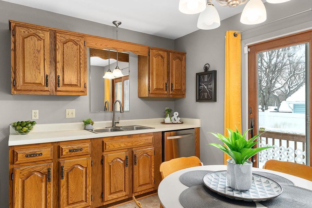 1301 Rae Ln Madison, WI 53711 - Thumbnail 5