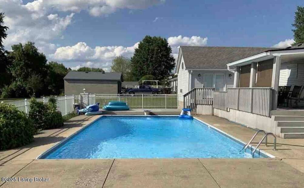 8120 Shobe Ln Louisville, KY 40228 - Thumbnail 5