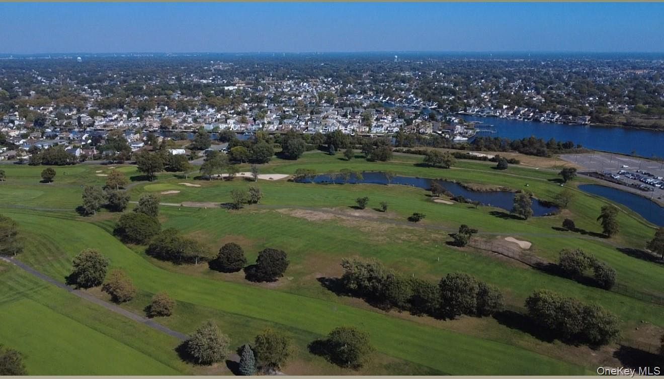 487 Links Dr E Oceanside, NY 11572 - Thumbnail 5