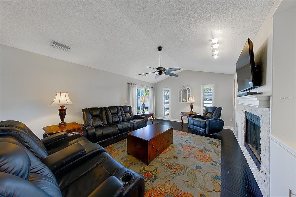 1603 W Orangecrest Ave Palm Harbor, FL 34683 - Thumbnail 5