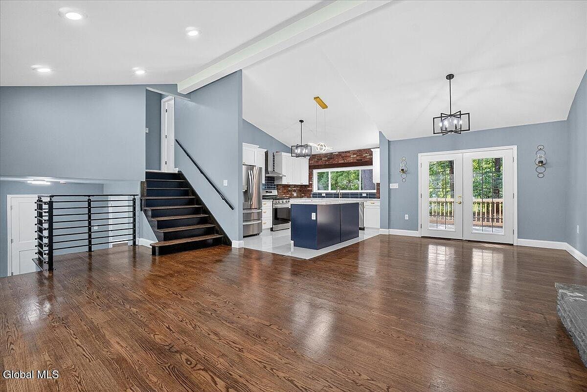 7 Colonie Ave Latham, NY 12110 - Thumbnail 5