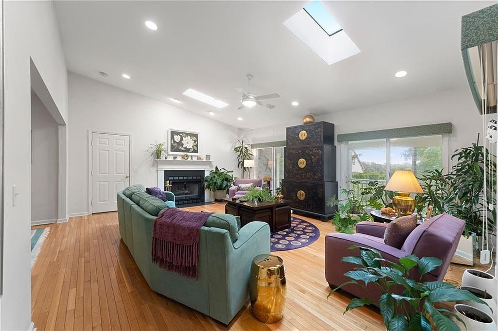 3 Apple Blossom Way West Warwick, RI 02893 - Thumbnail 5