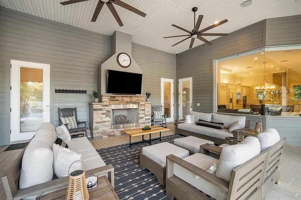 11441 Hammock Oaks Ct Lithia, FL 33547 - Thumbnail 5