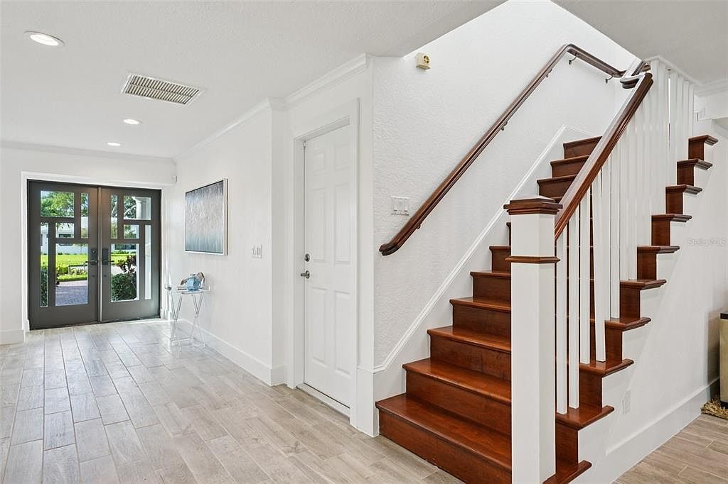 2085 Massachusetts Ave NE Saint Petersburg, FL 33703 - Thumbnail 5