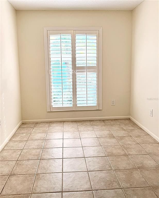 284 115th Ave N APT 3 Saint Petersburg, FL 33716 - Thumbnail 5