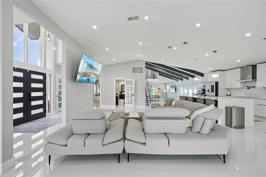 5201 Huntington St NE Saint Petersburg, FL 33703 - Thumbnail 5