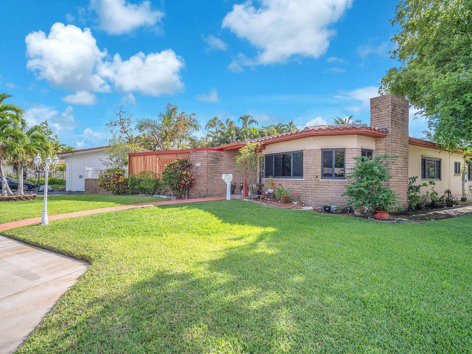 11490 W Biscayne Canal Rd Miami, FL 33161 - Thumbnail 5