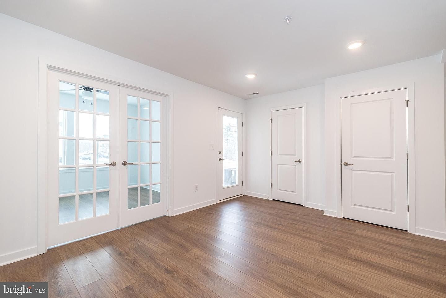 910 Magnolia Ln Spring City, PA 19475 - Thumbnail 5