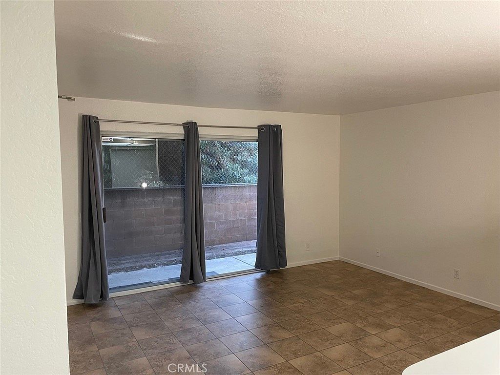 1365 Crafton Ave APT 1106 Mentone, CA 92359 - Thumbnail 5