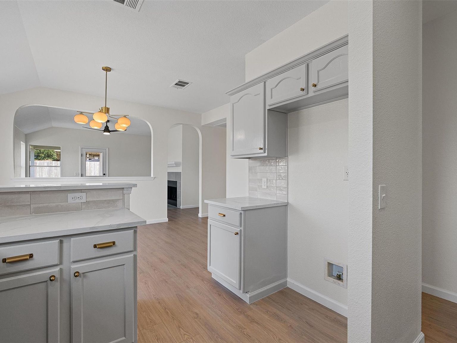 303 Precipice Way Georgetown, TX 78626 - Thumbnail 5