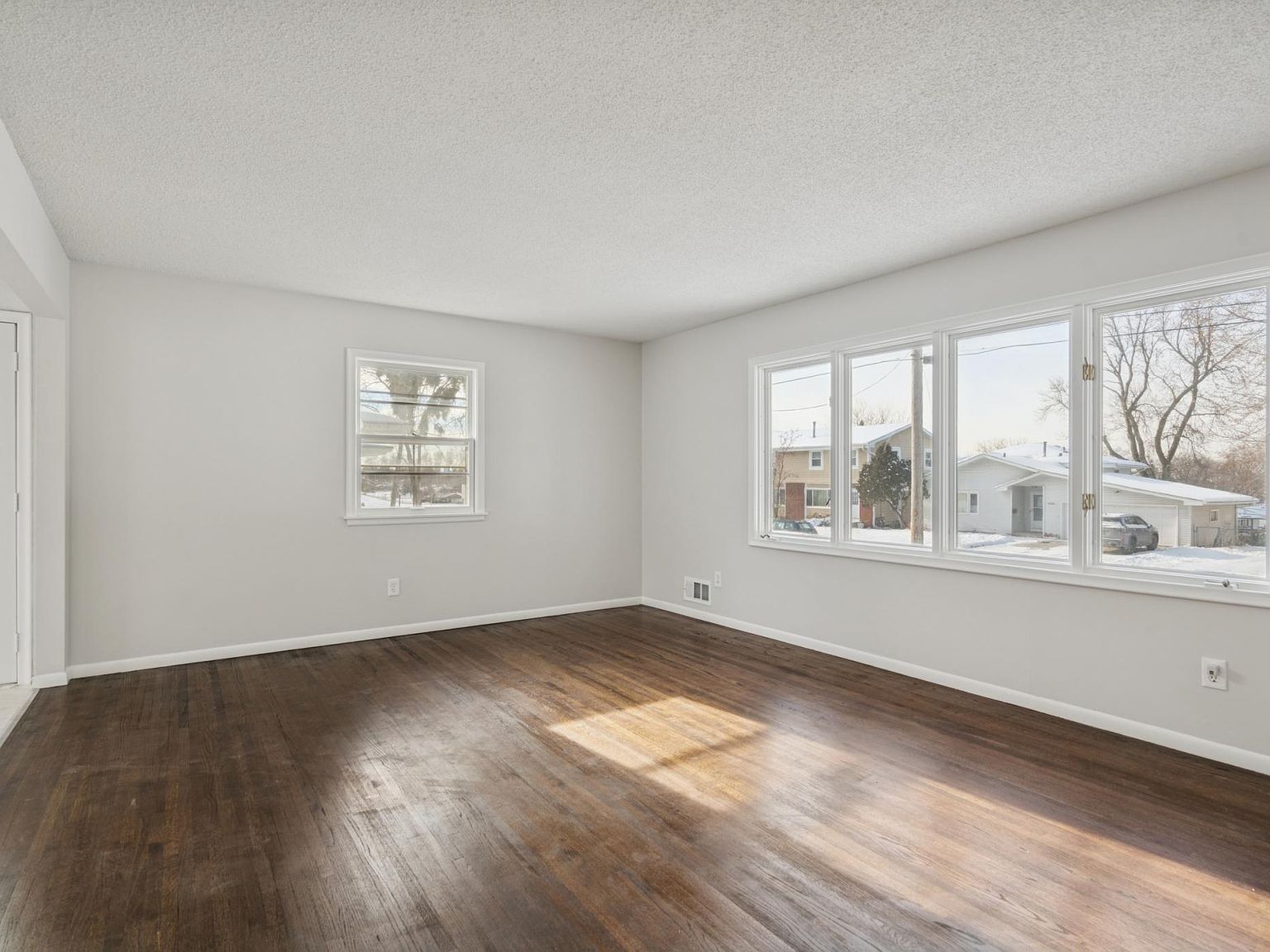 4615 Johnson St NE Columbia Heights, MN 55421 - Thumbnail 5