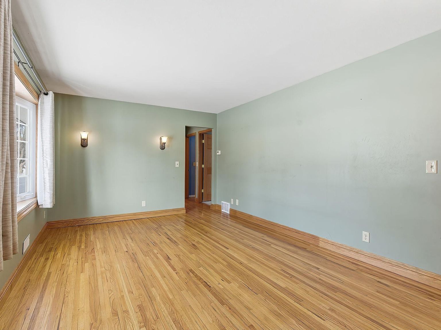 10409 Zion St NW Coon Rapids, MN 55433 - Thumbnail 5