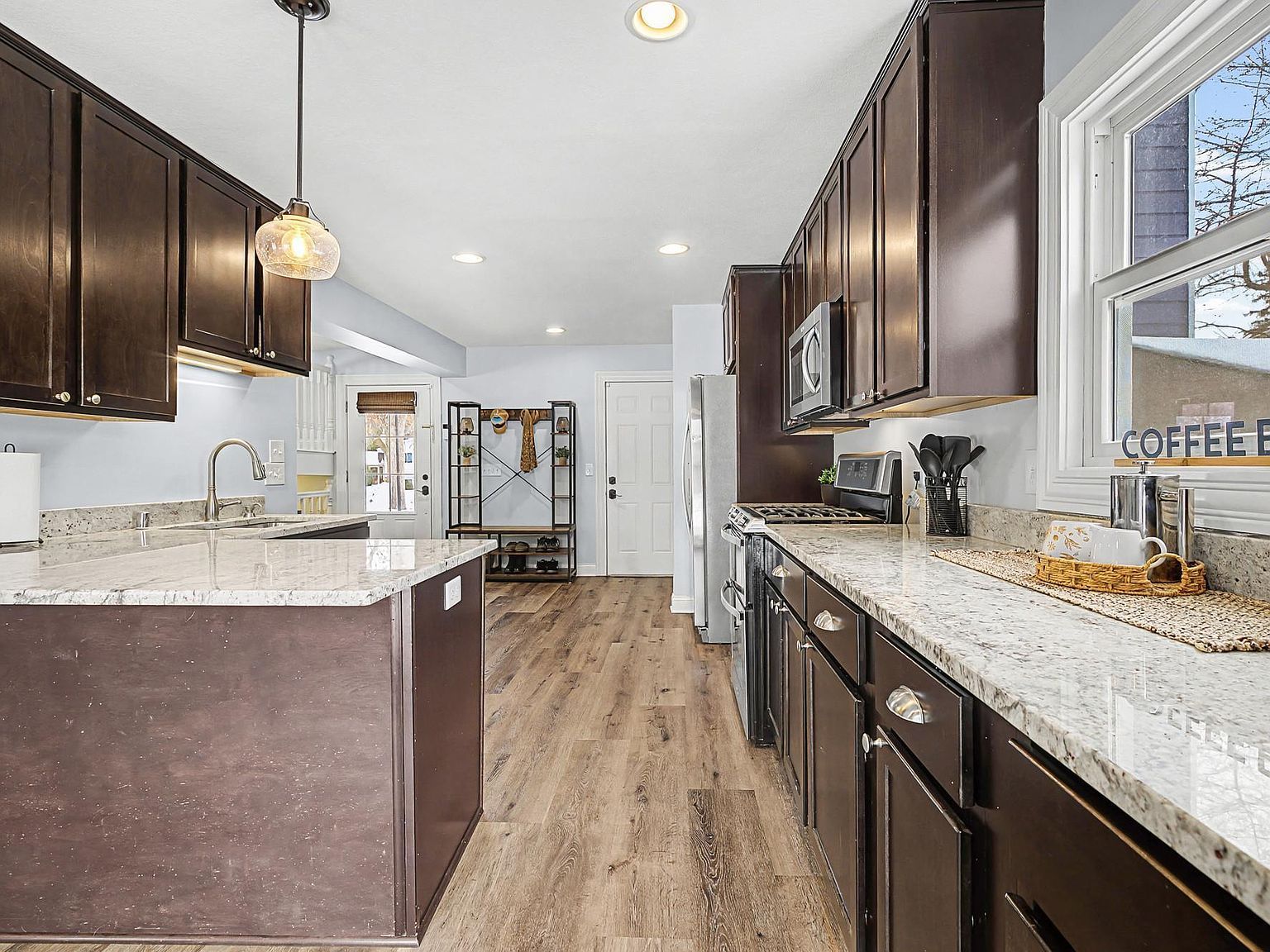 8046 Erie Spur Chanhassen, MN 55317 - Thumbnail 5