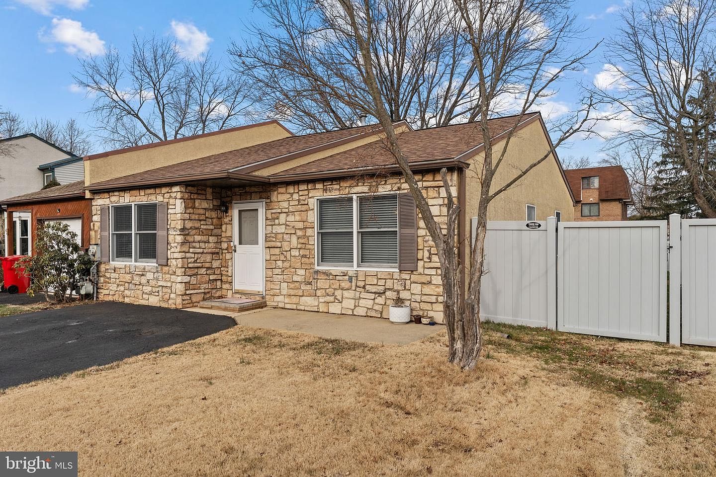 745 Tennyson Dr Warminster, PA 18974 - Thumbnail 5