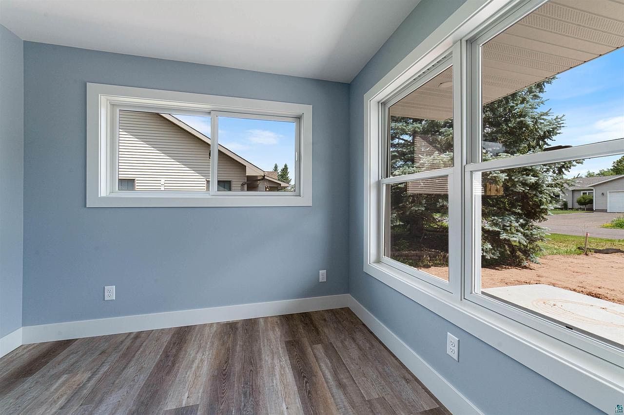 3317 Baxter Ave Superior, WI 54880 - Thumbnail 5