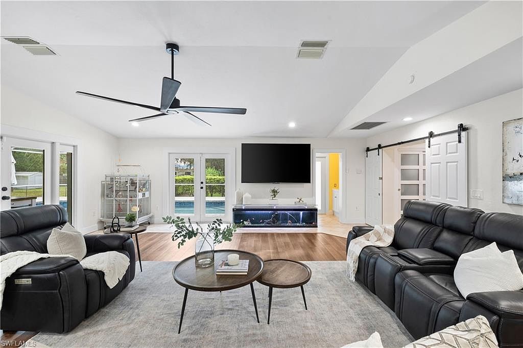 2720 68th St SW Naples, FL 34105 - Thumbnail 5