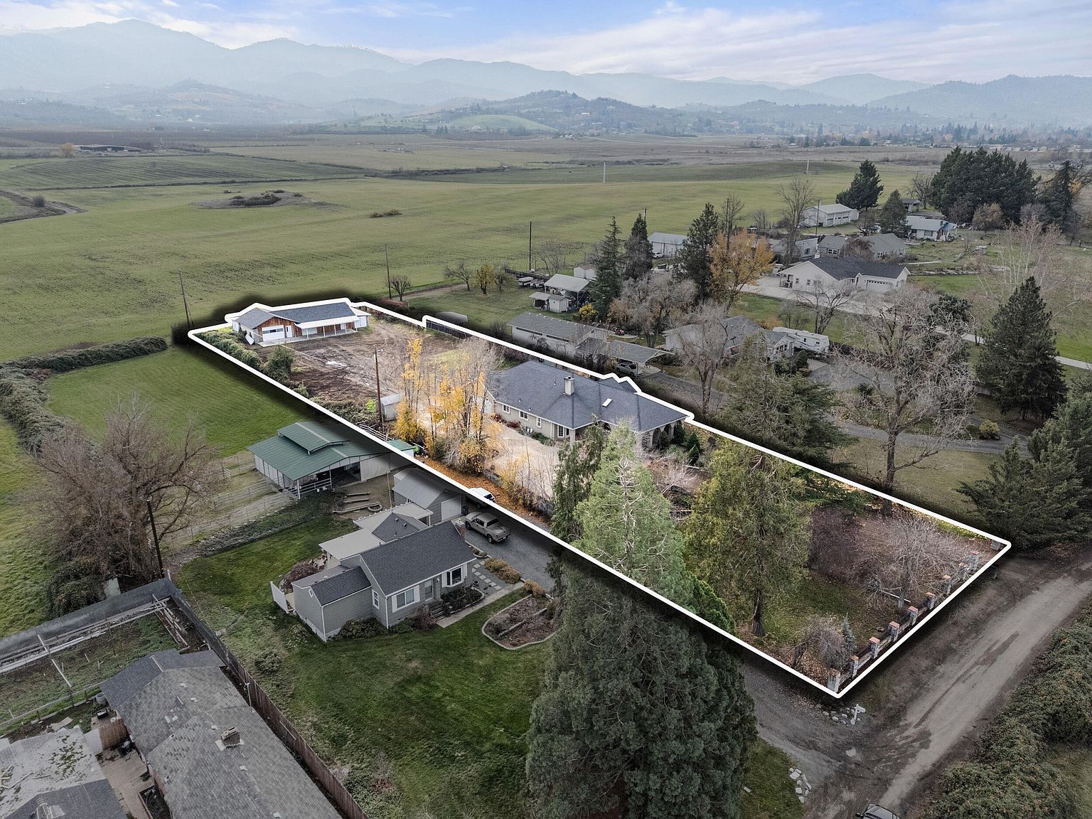 1924 Myers Ln Medford, OR 97501 - Thumbnail 5