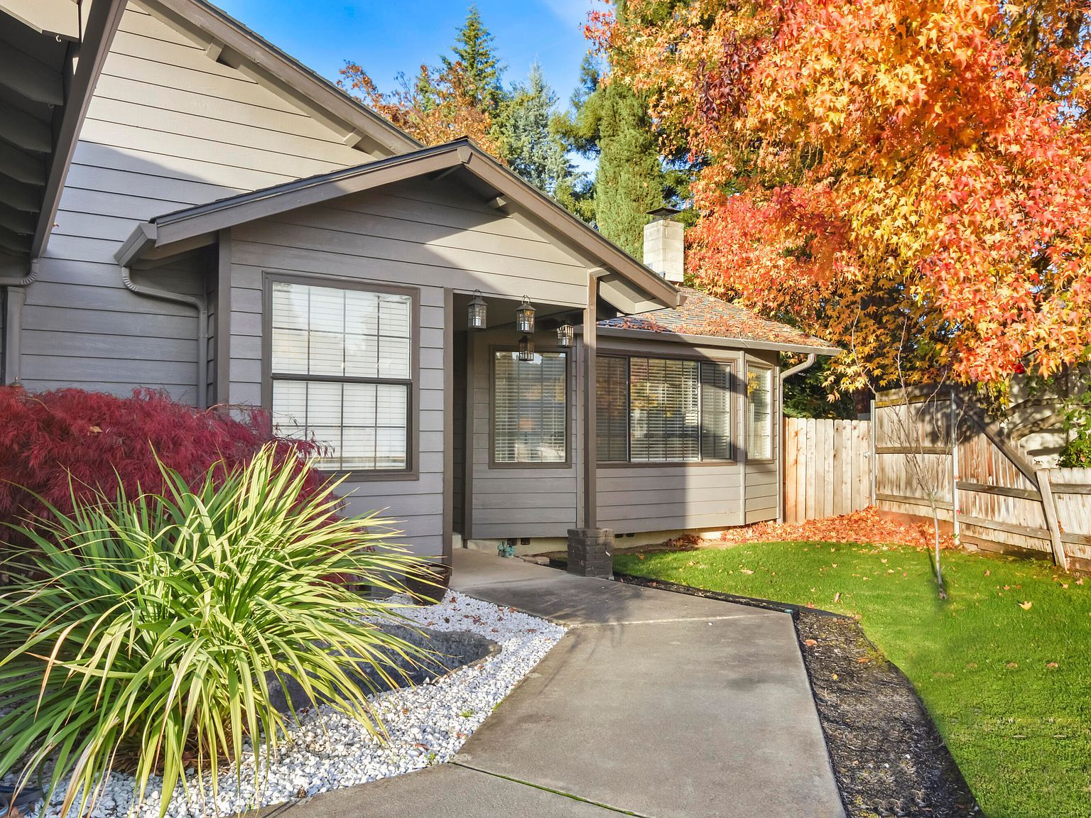 2327 Derry Ct Medford, OR 97504 - Thumbnail 5