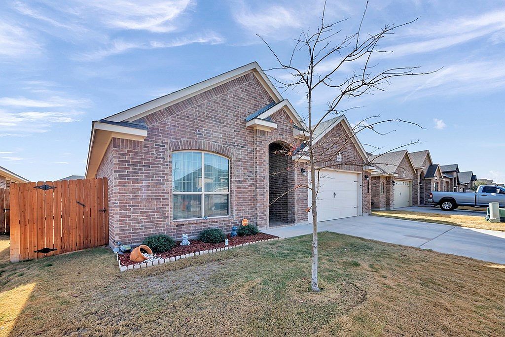 1906 Overshine Ln Midland, TX 79705 - Thumbnail 5