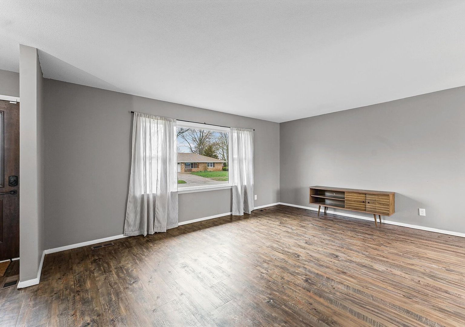 2409 Elizabeth St Urbana, IL 61802 - Thumbnail 5