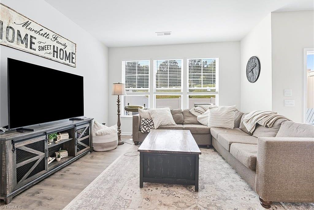 1236 Evelynnview Ln Kernersville, NC 27284 - Thumbnail 5