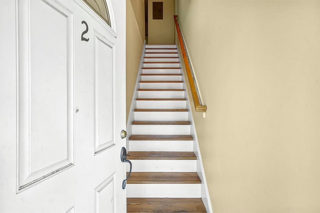 28 Robbins St APT 2 Waltham, MA 02453 - Thumbnail 5