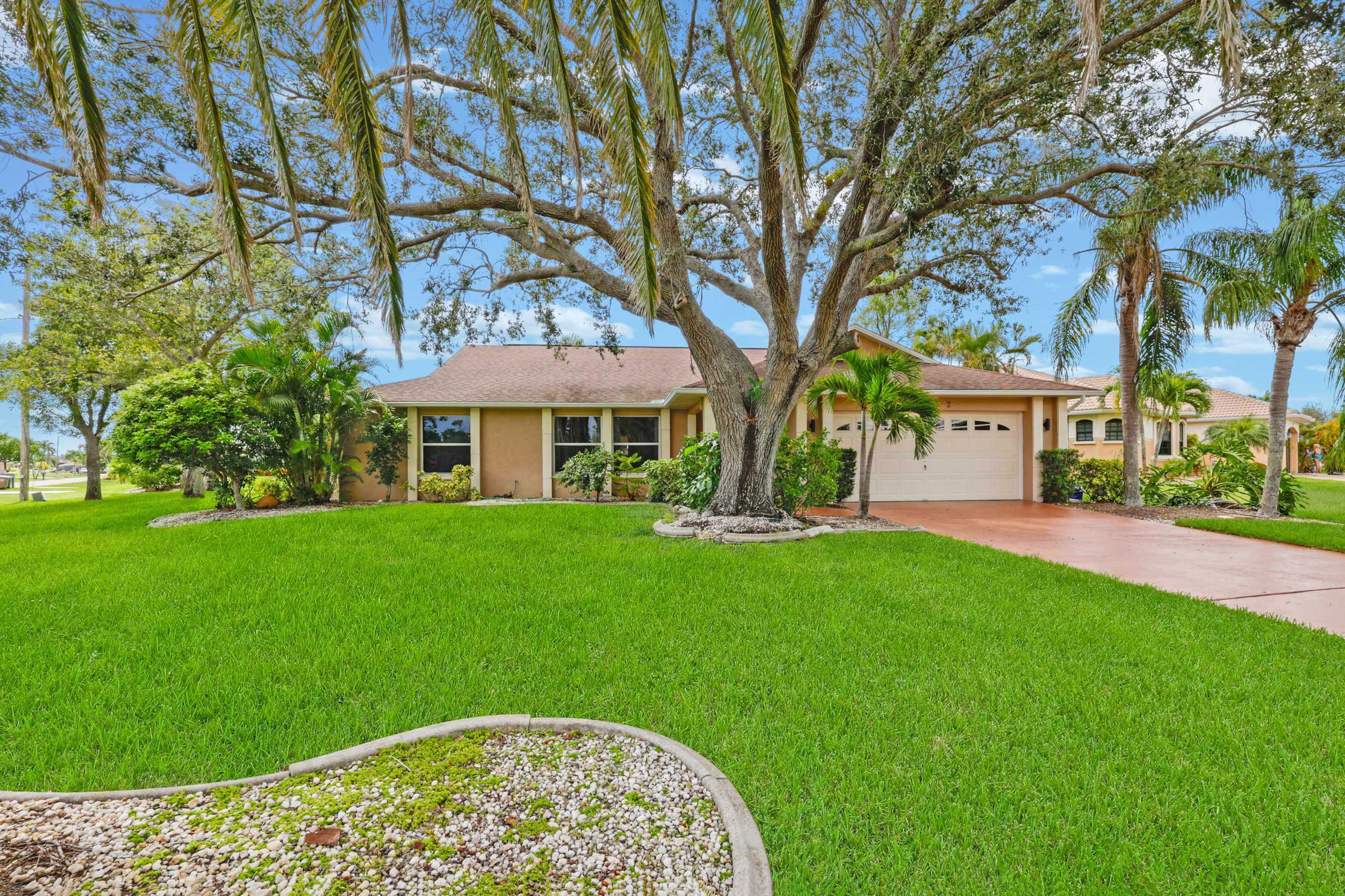 1952 Southeast 21st Court, Cape Coral, FL, USA, 33990 - Thumbnail 5