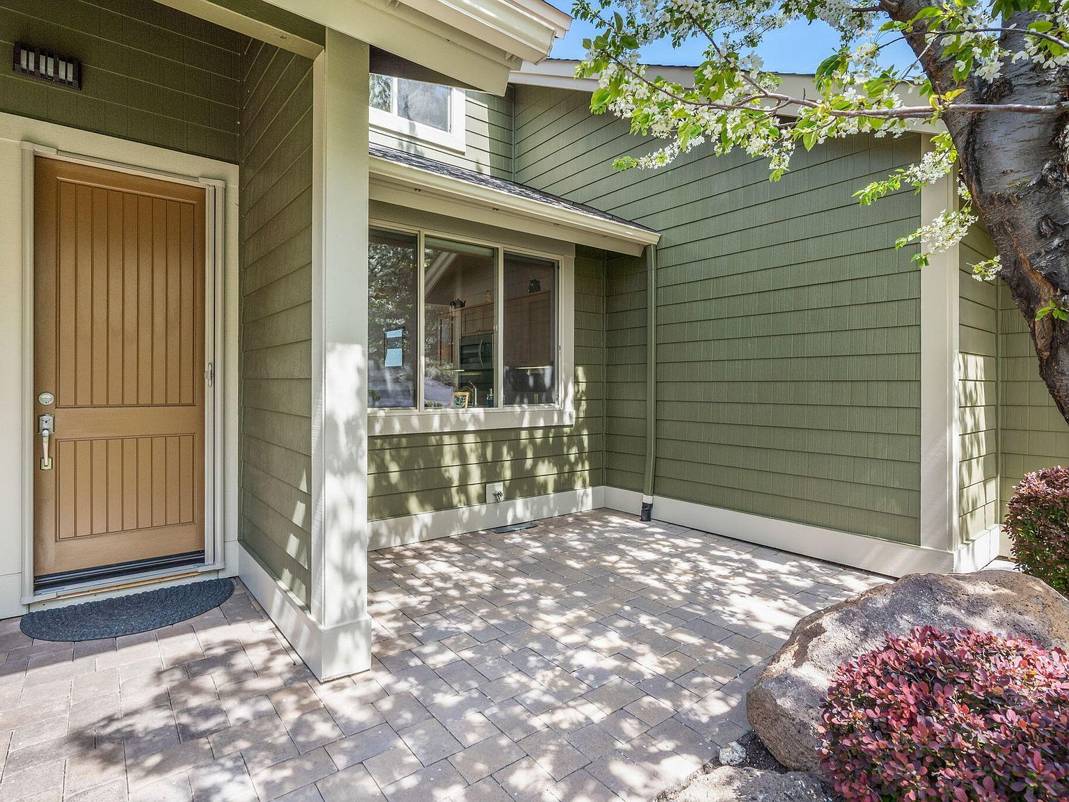 10870 Village Loop Redmond, OR 97756 - Thumbnail 5