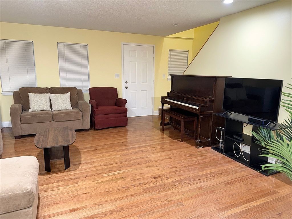 131-131A Lawrence St #40 Lawrence, MA 01841 - Thumbnail 5