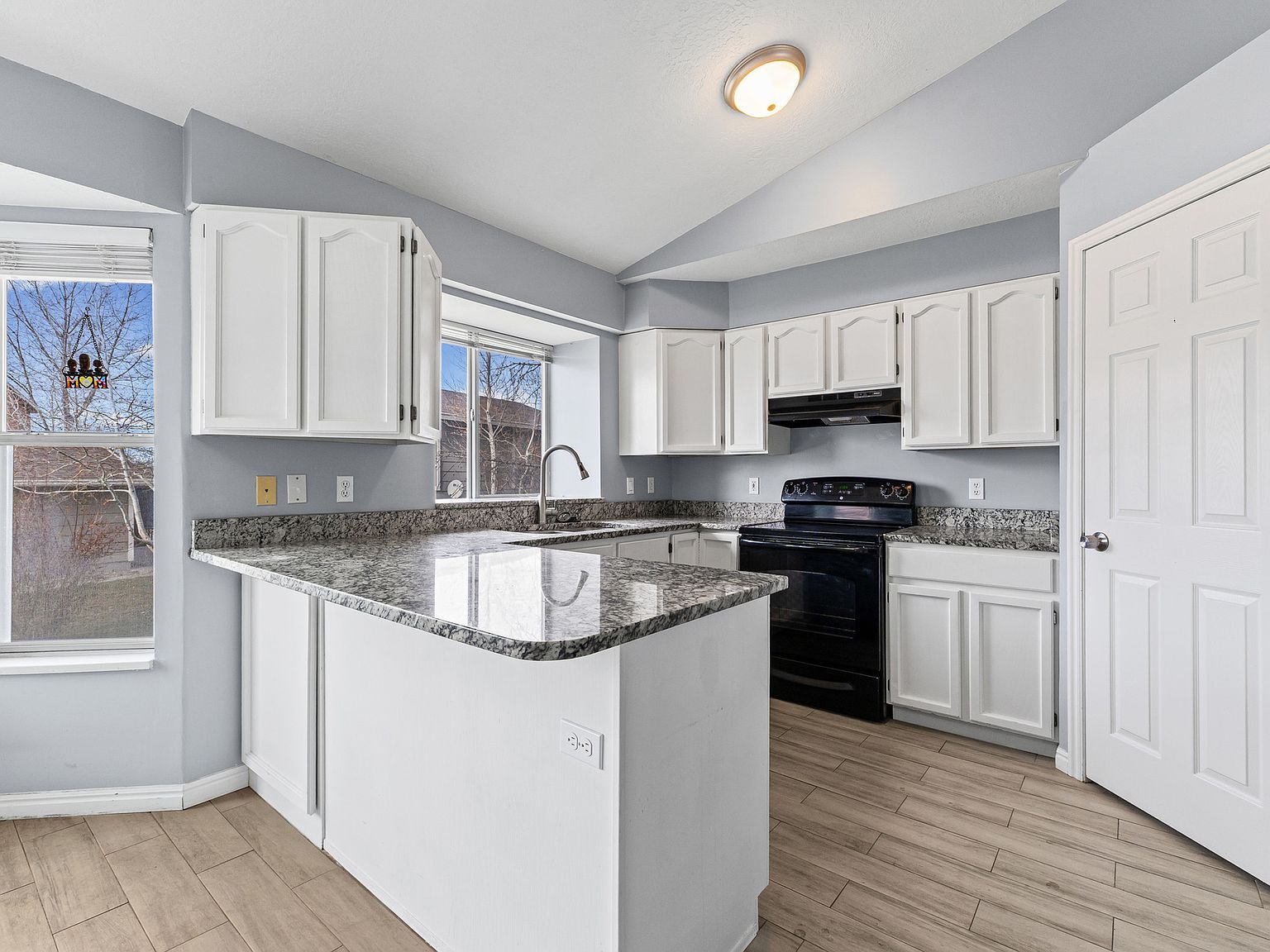 160 Country Club Dr Stansbury Park, UT 84074 - Thumbnail 5