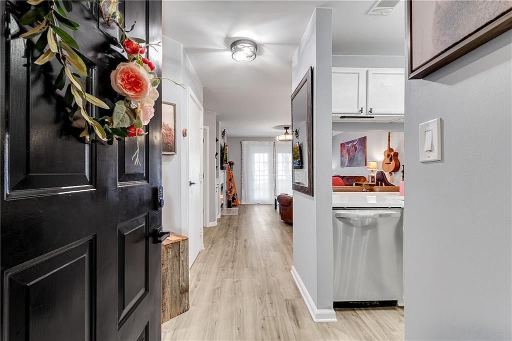 3655 Habersham Rd NE APT B148 Atlanta, GA 30305 - Thumbnail 5