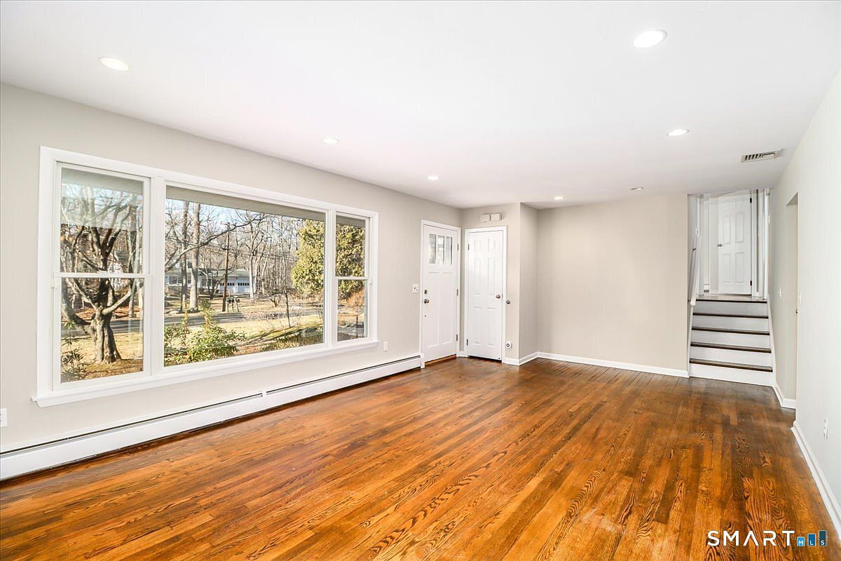 8 Summit Ln Ridgefield, CT 06877 - Thumbnail 5