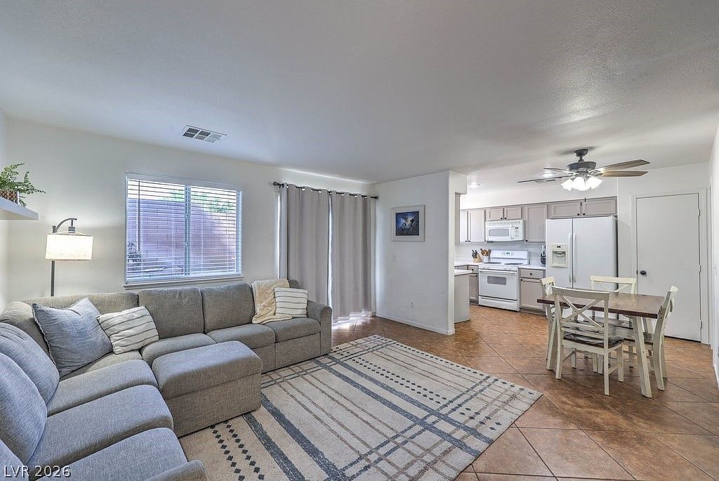 787 Peregrine Falcon St Henderson, NV 89015 - Thumbnail 5
