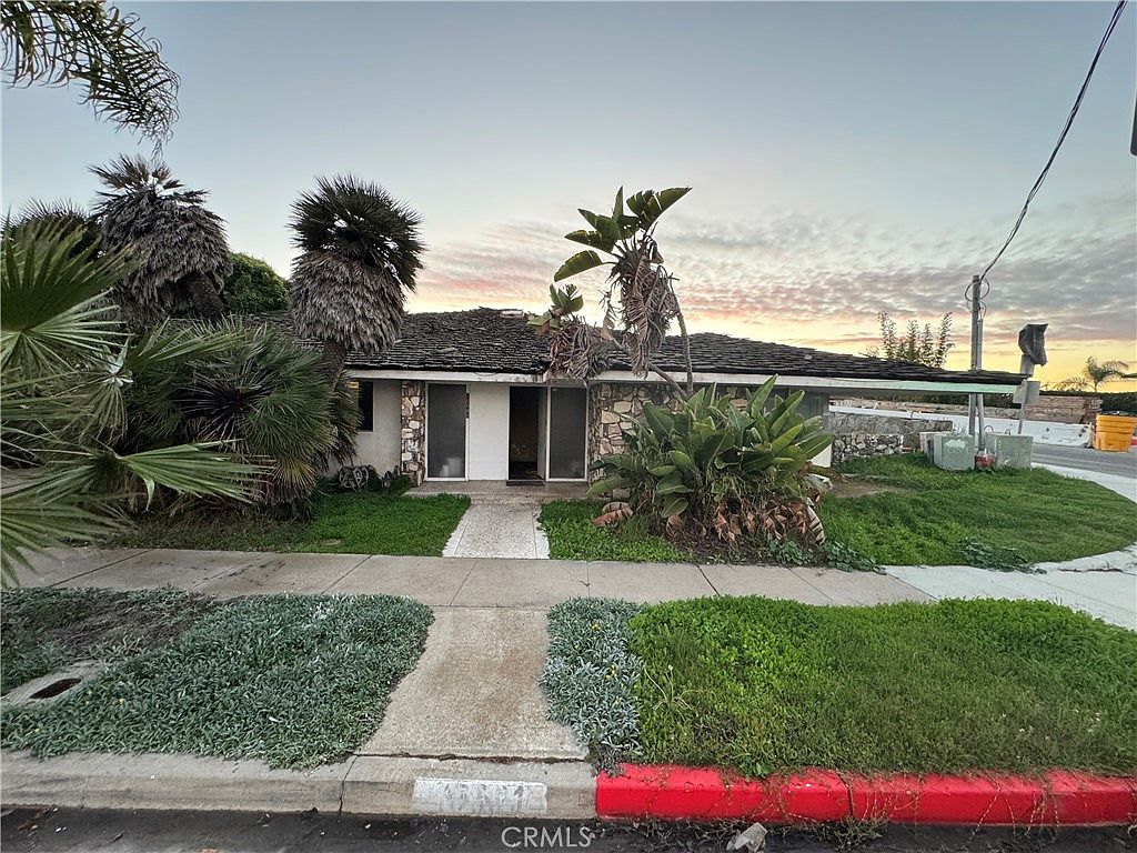 16591 Channel Ln Huntington Beach, CA 92649 - Thumbnail 5