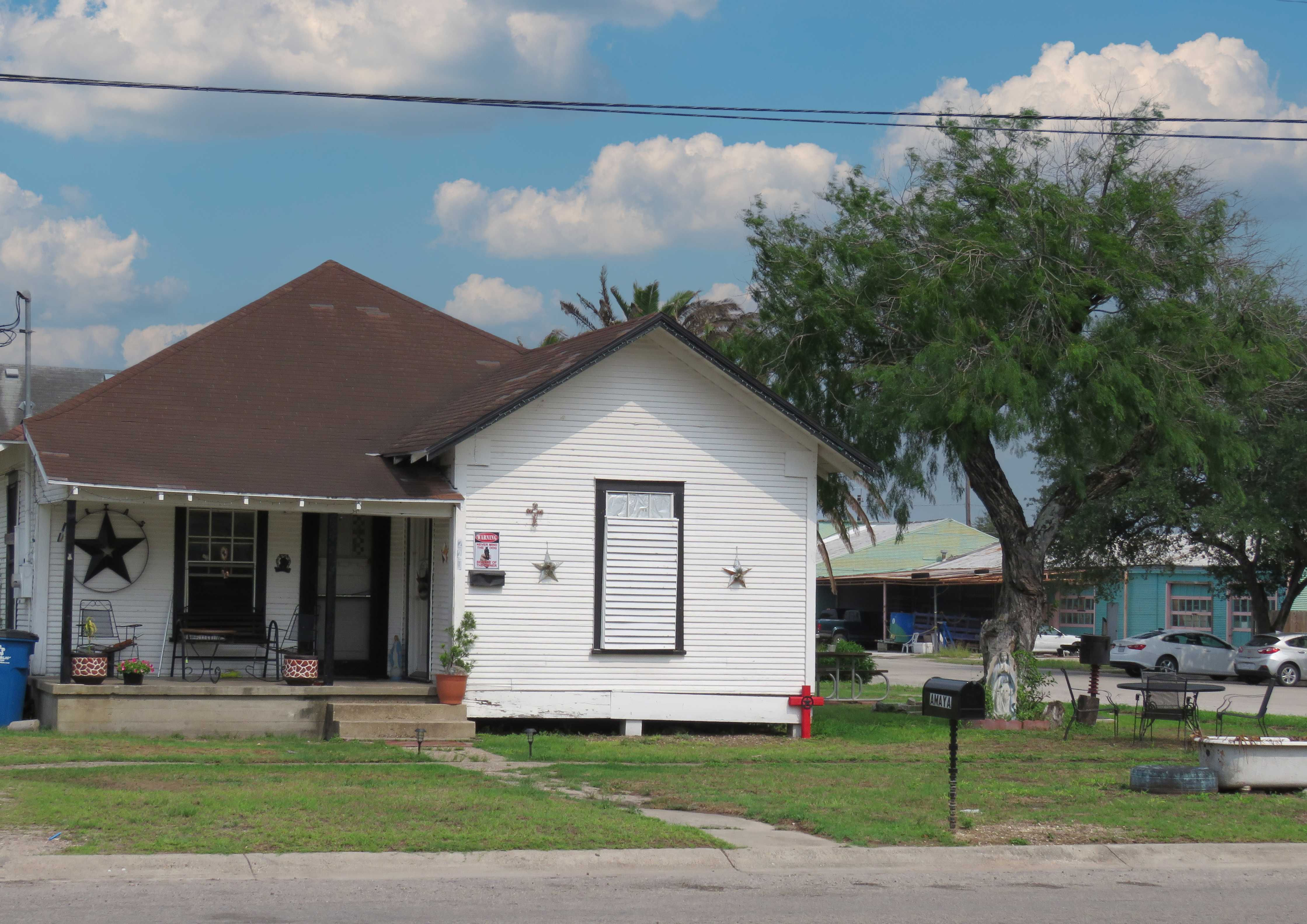 213 South McCall Avenue, Sinton, TX, USA, 78387 - Thumbnail 5