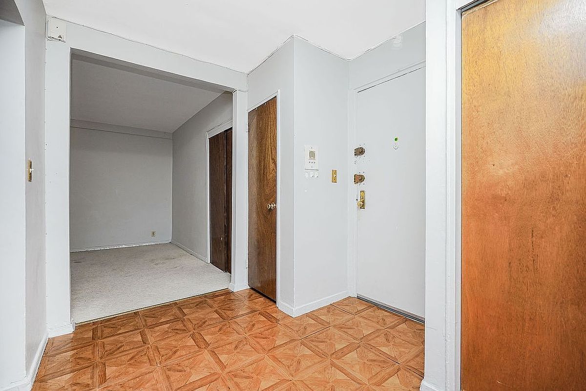 1213 Avenue C39 Brooklyn, NY 11235 - Thumbnail 5