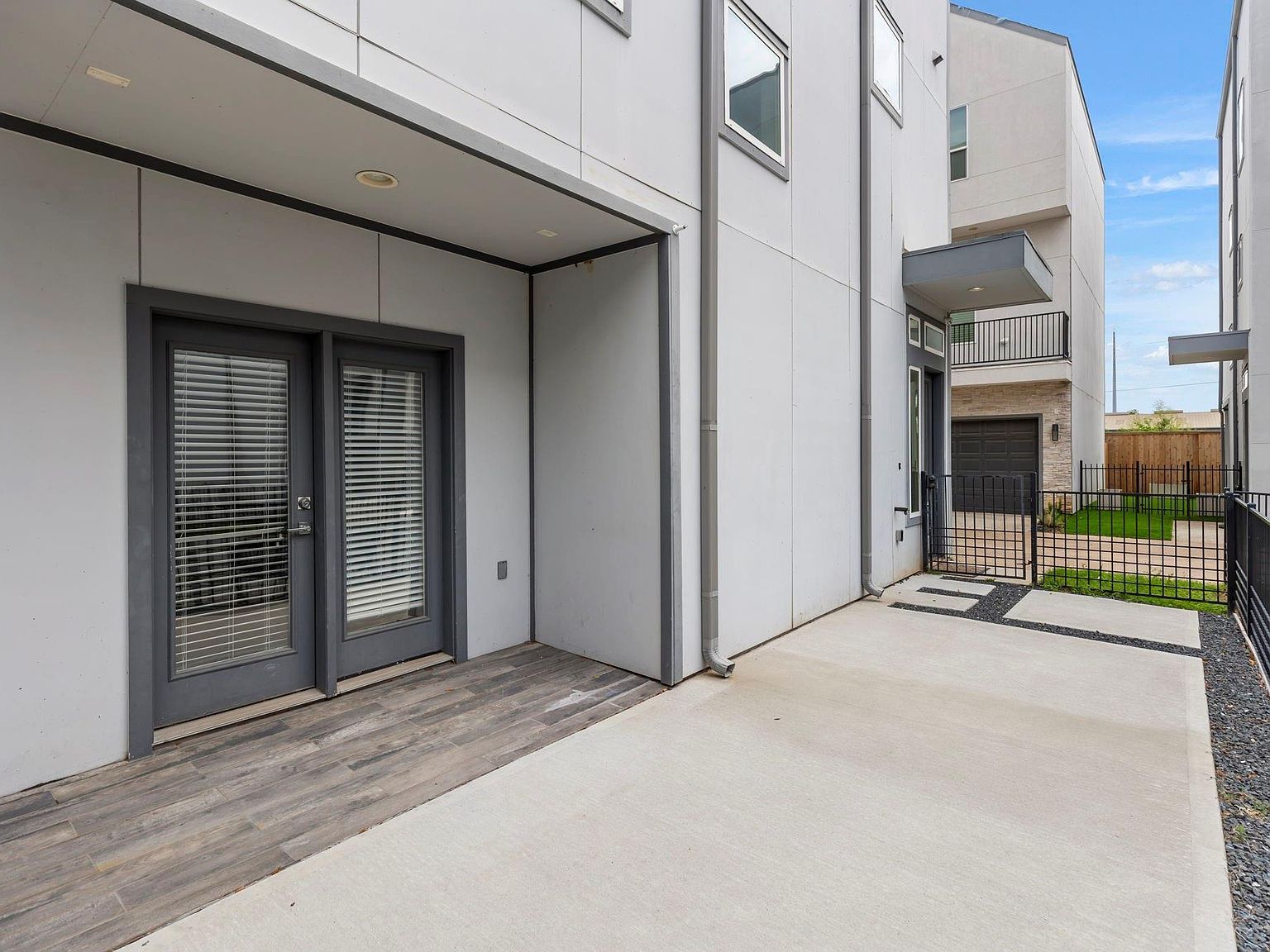 8409 Hempstead Rd UNIT H Houston, TX 77008 - Thumbnail 5