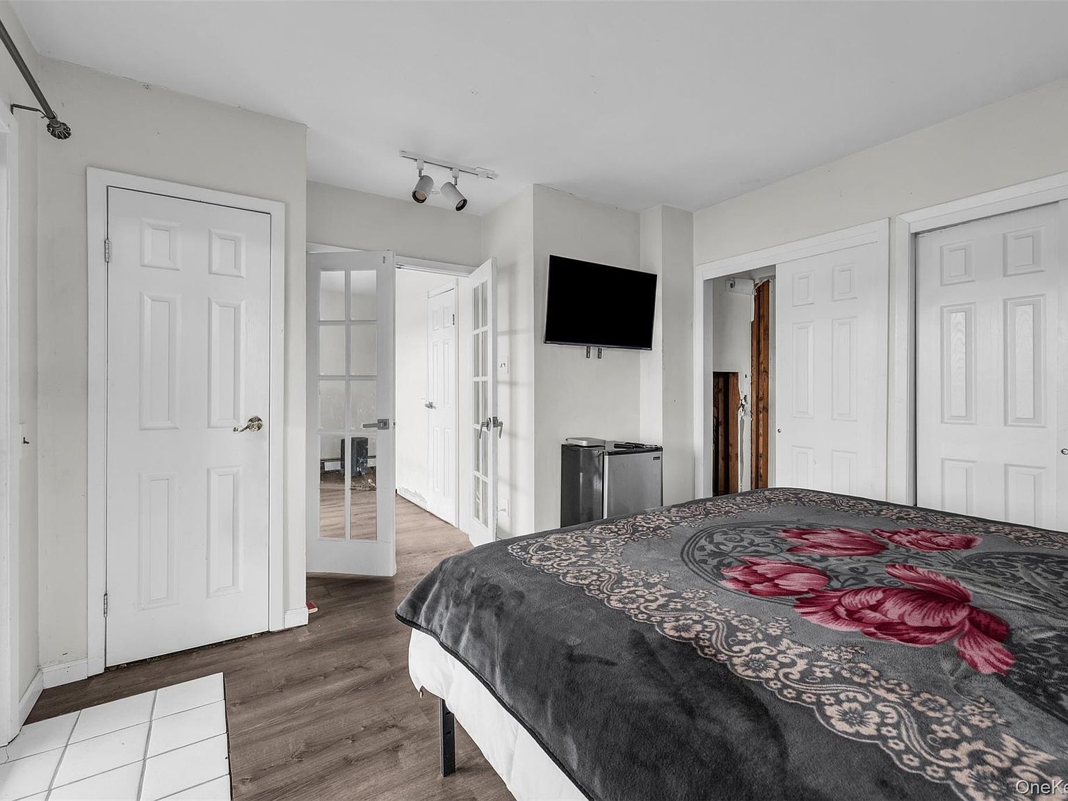 13 Riverside Ave Mastic Beach, NY 11951 - Thumbnail 5