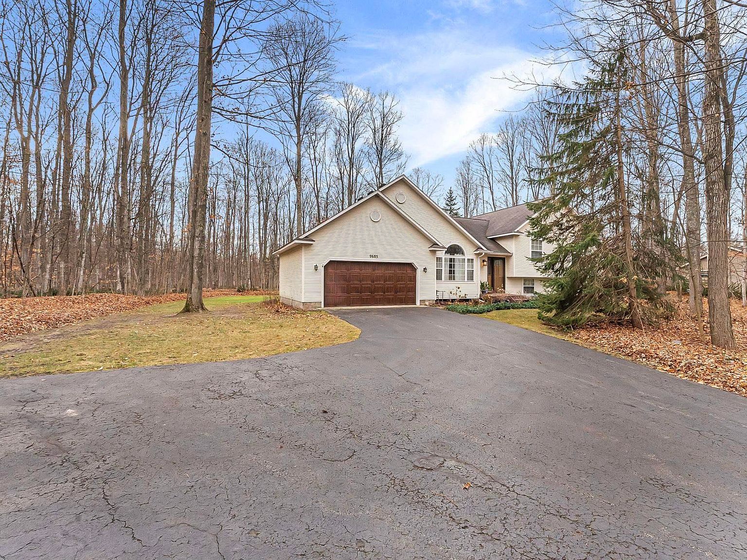 9685 Woodys Run Traverse City, MI 49684 - Thumbnail 5