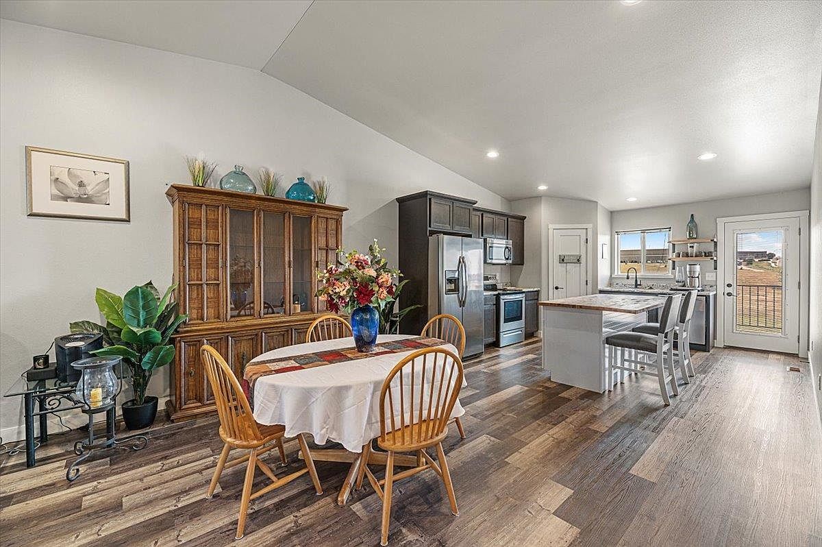 646 Copperfield Dr Rapid City, SD 57703 - Thumbnail 5