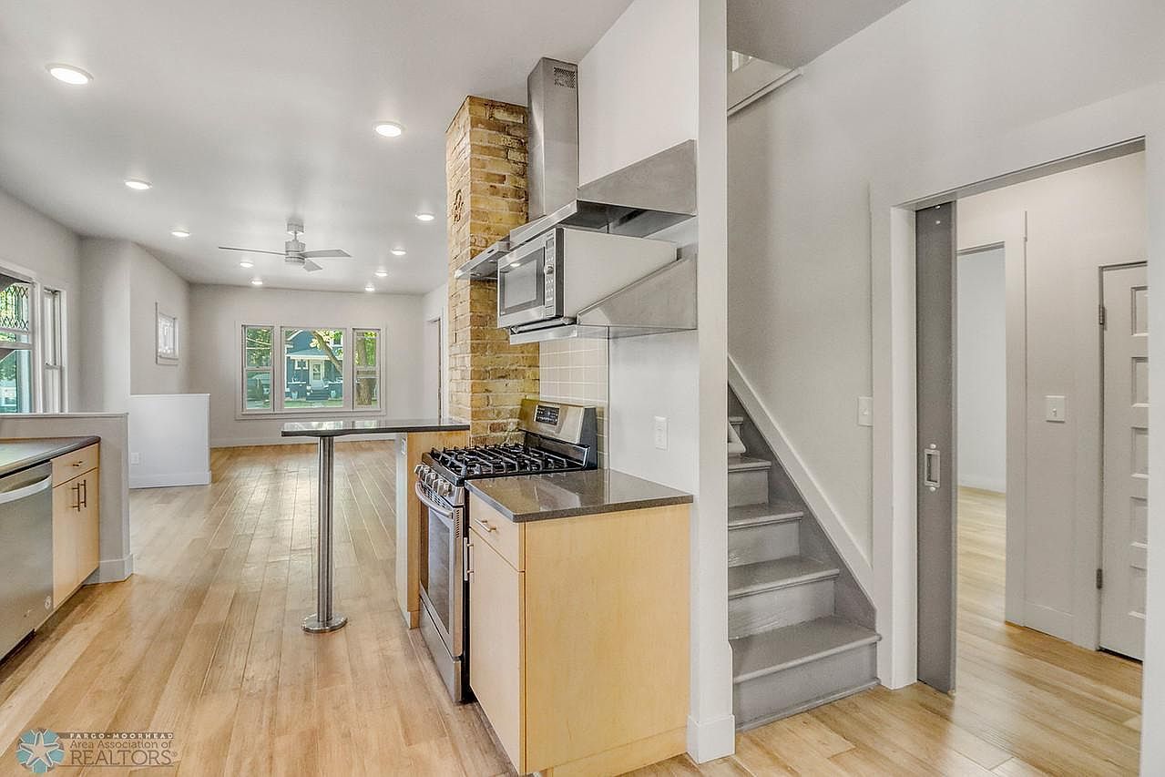 1036 12th St N Fargo, ND 58102 - Thumbnail 5