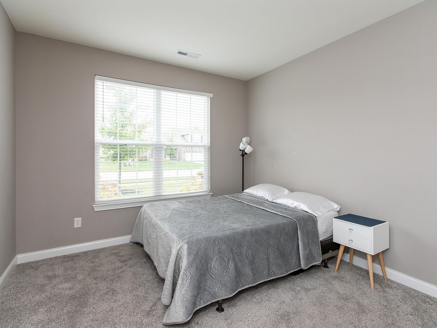 253 Darrough Dr Greenwood, IN 46143 - Thumbnail 5