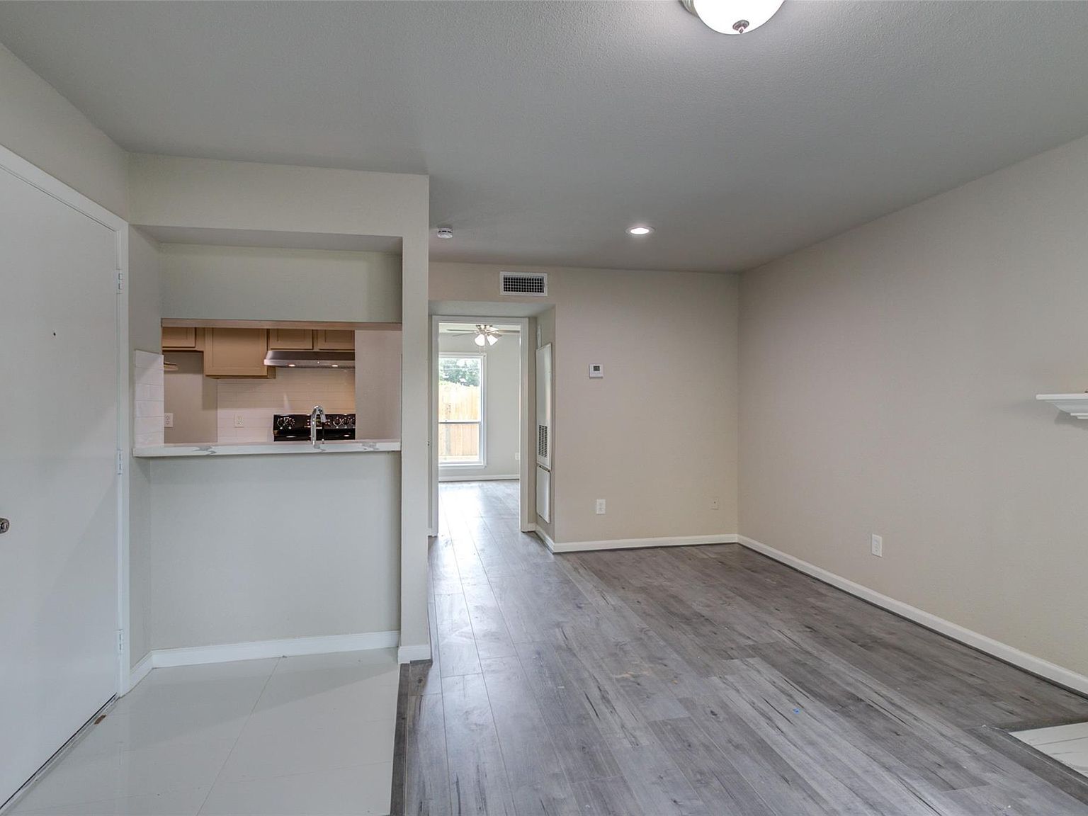 3300 Pebblebrook Dr APT 15 Seabrook, TX 77586 - Thumbnail 5