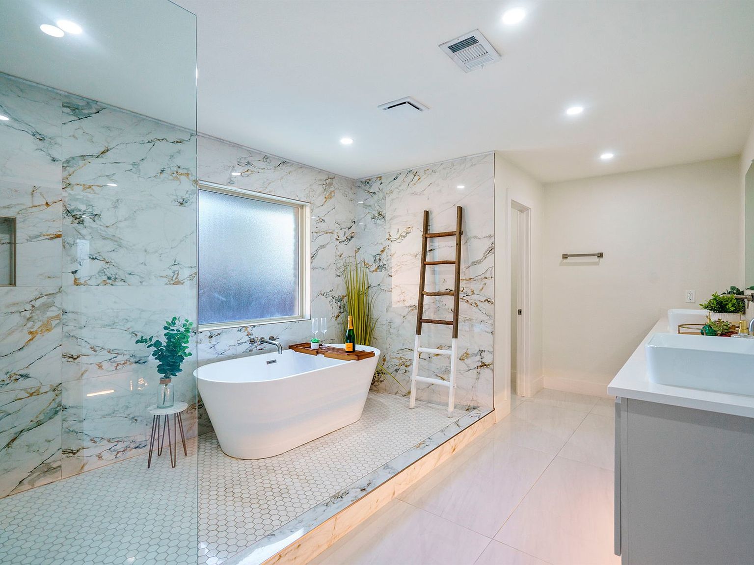 7246 Arbor Oaks Dr Dallas, TX 75248 - Thumbnail 5