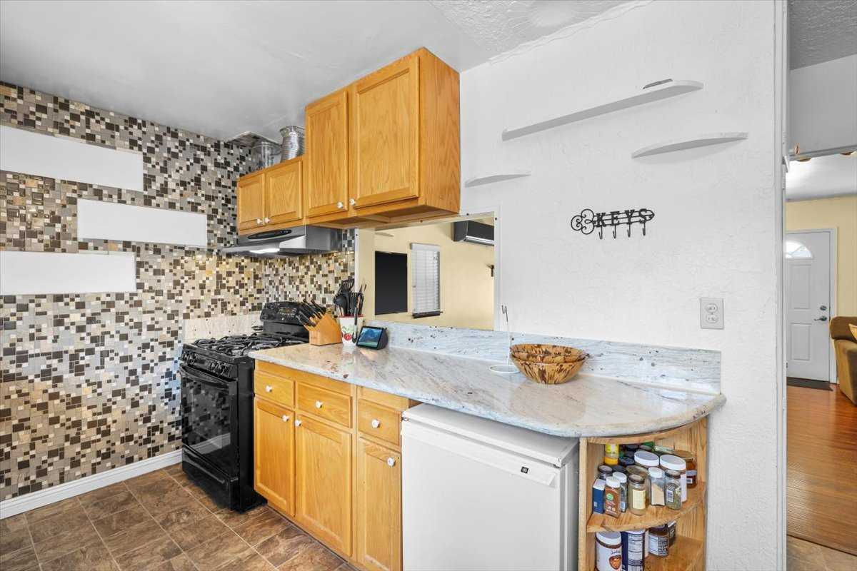 3002 8th Avenue, Los Angeles, CA, USA, 90018 - Thumbnail 5