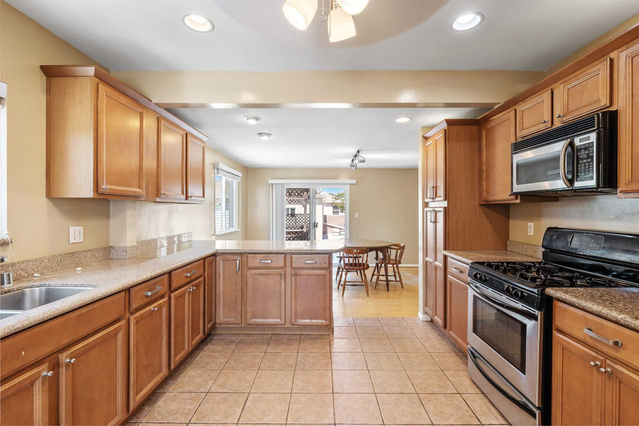 4905 West 141st Street, Hawthorne, CA, USA, 90250 - Thumbnail 5