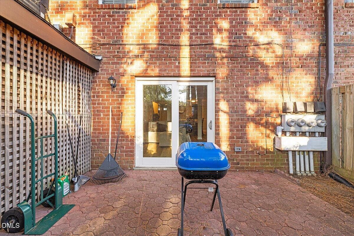 1209 Manassas Ct APT C Raleigh, NC 27609 - Thumbnail 5