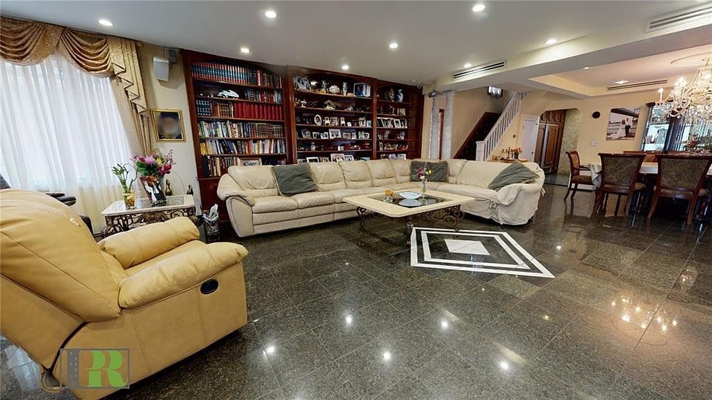 2112 Avenue L Brooklyn, NY 11210 - Thumbnail 5