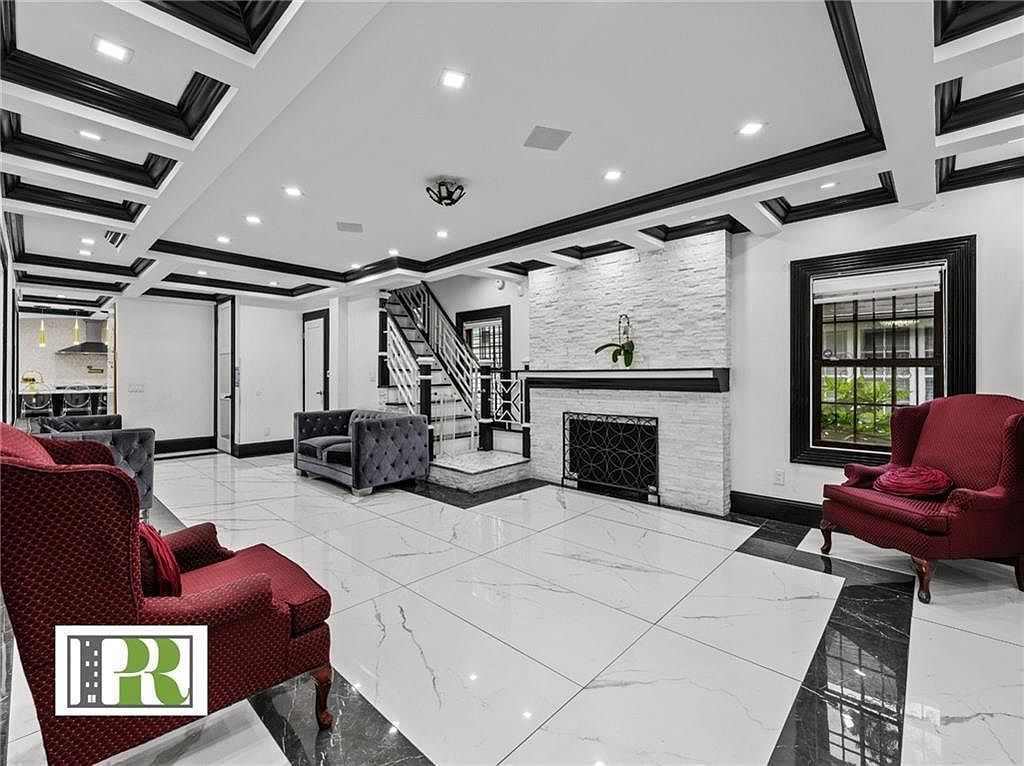 1024 E 26th St Brooklyn, NY 11210 - Thumbnail 5