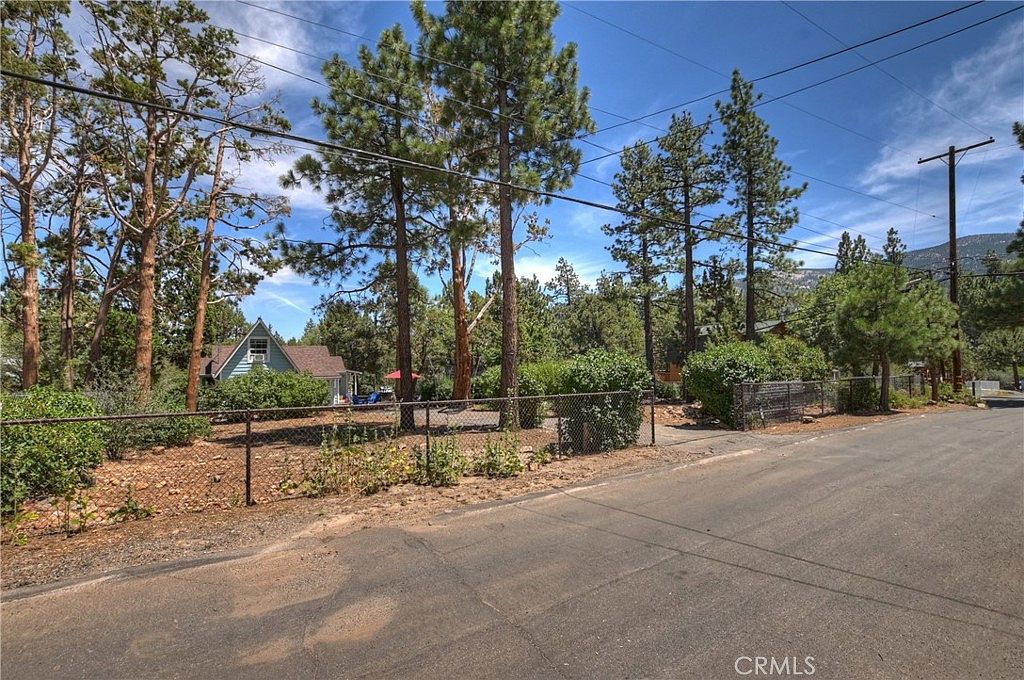 497 Cedar Ln Sugarloaf, CA 92386 - Thumbnail 5